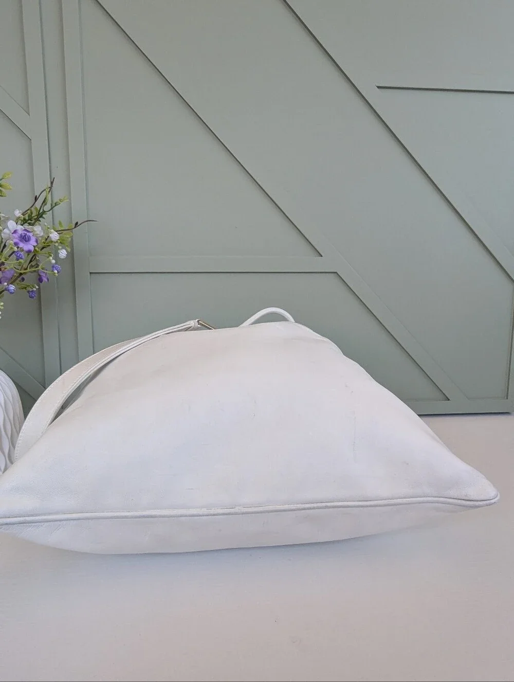 Gucci White Leather Drawstring Hobo with Front Zip